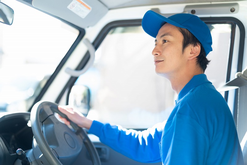 運送　ドライバー